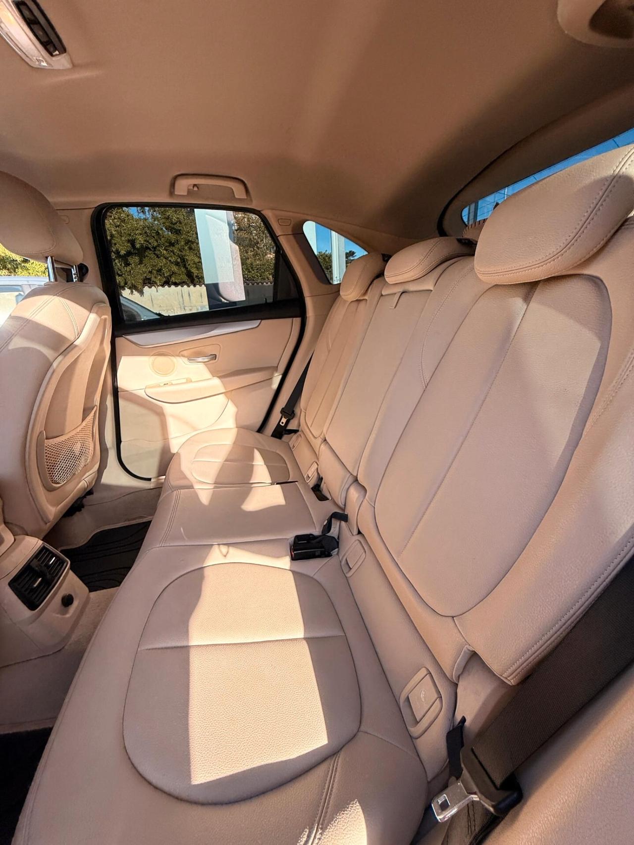 Bmw 2er Active Tourer 218d Luxury