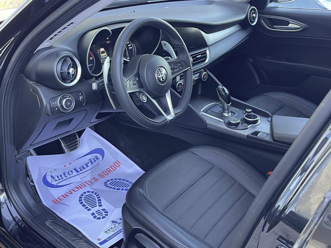 Alfa Romeo Giulia 2.2 Turbodiesel 190 CV AT8 B-Tech Blak Edition Pak esterno Veloce "Cerchi da 19°-Pinze Brembo gialle