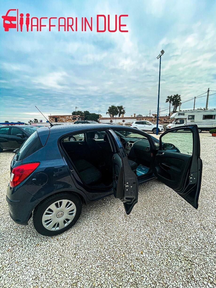 Opel Corsa 1.2 5 porte Cosmo