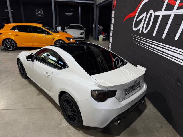 TOYOTA GT86 2.0 PERLA WHITE CERCHI IN SEDE