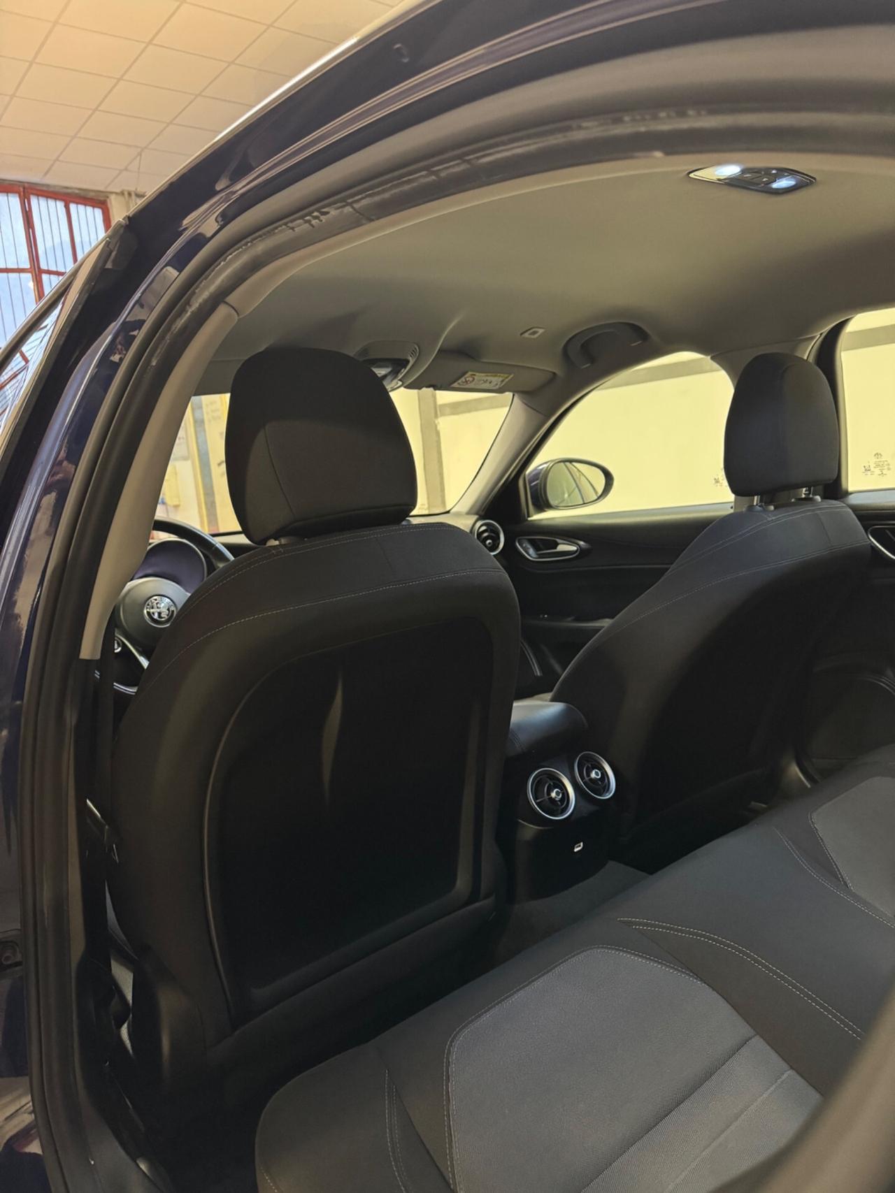 Alfa Romeo Giulia 2.2 Turbodiesel 180 CV Business Sport