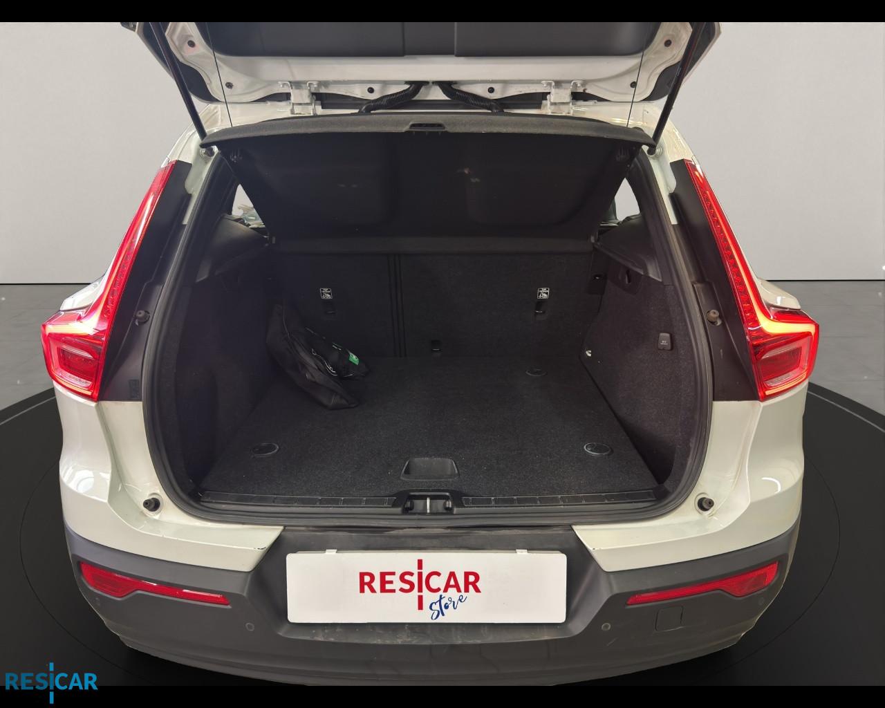 VOLVO XC40 N1 1.5 T2 Momentum Pro my21