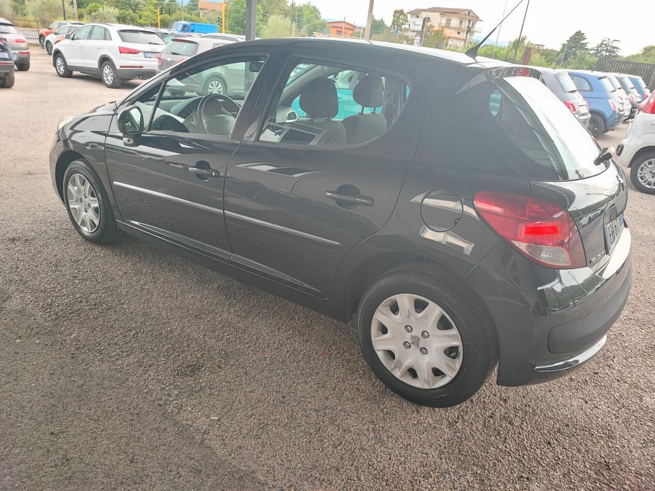 Peugeot 207 1.4 8V 75CV 5p. Active