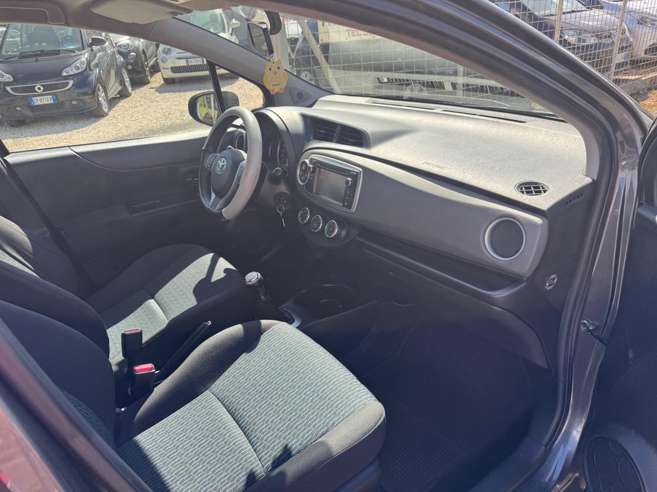 Toyota Yaris 1.0 5 porte Lounge NEOPATENTATI