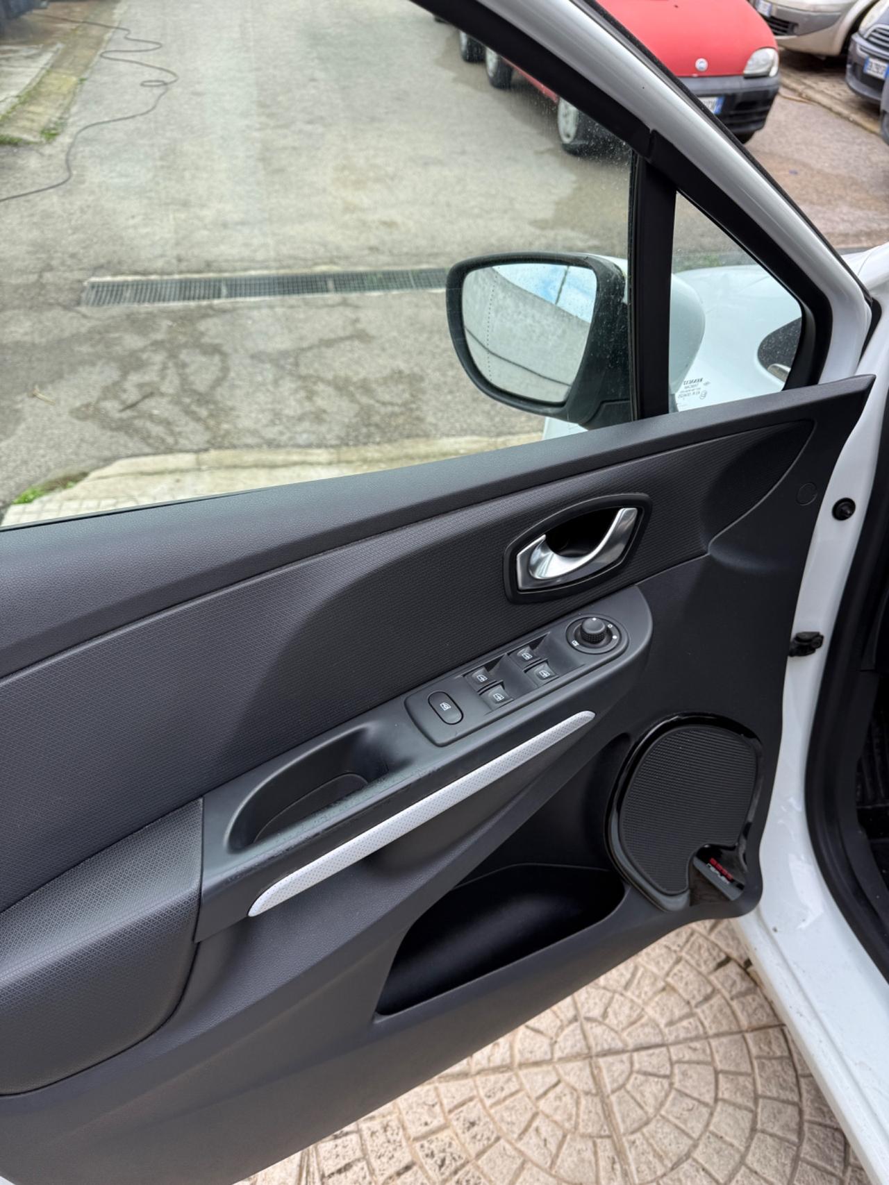 Renault Clio dCi 90CV EDC Start&Stop 5 porte Automatica