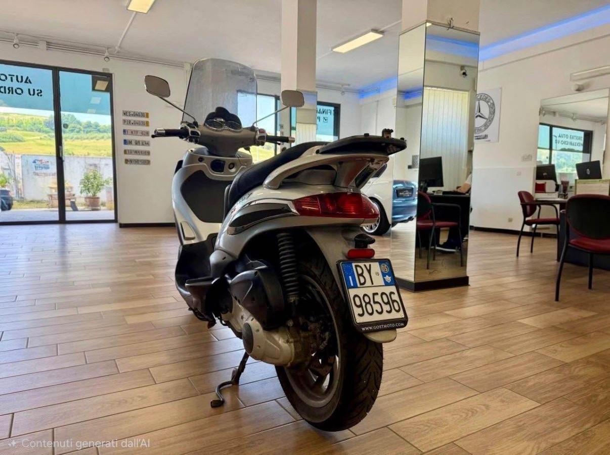 Piaggio Beverly 250
