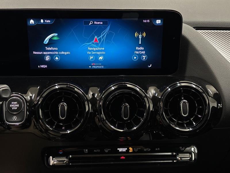 Mercedes GLA 200 200 Business Extra 7G-DCT