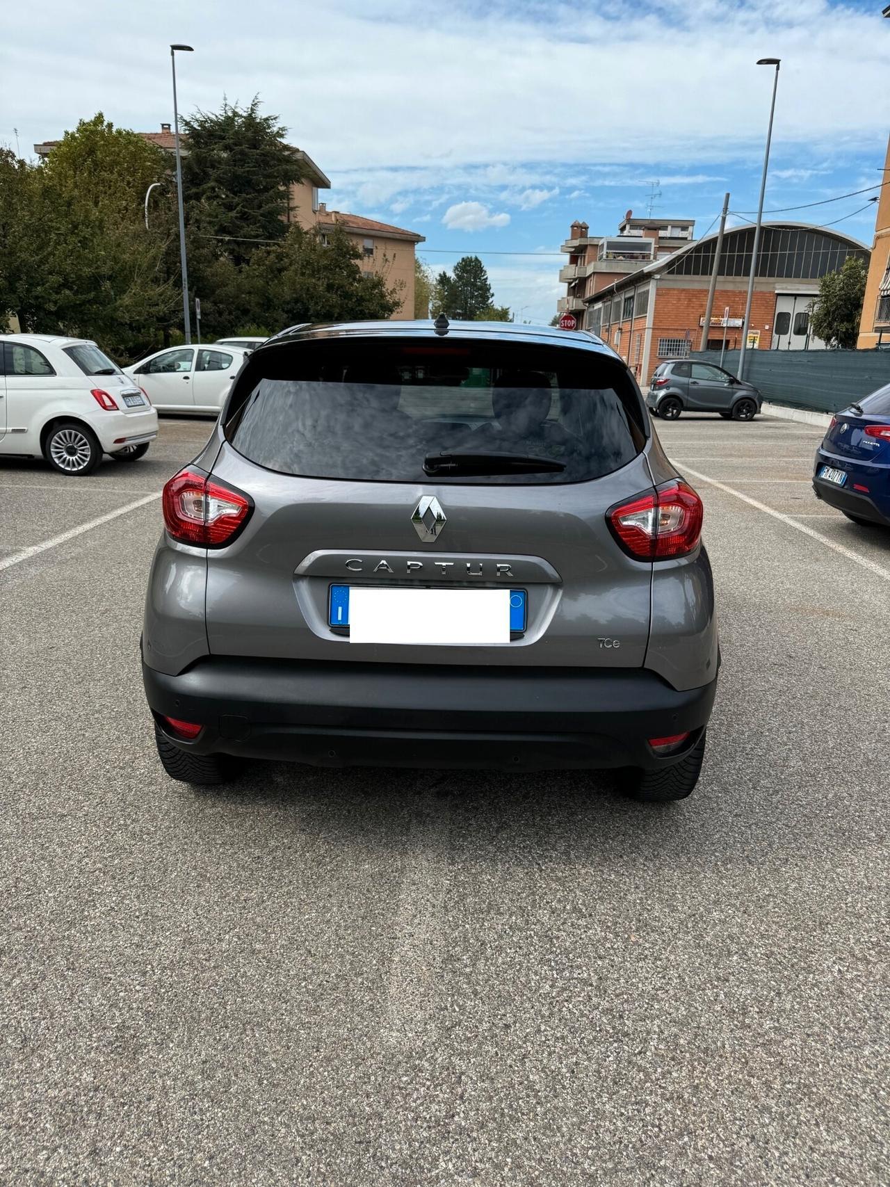 Renault Captur 0.9 tce - 12 MESI DI GARANZIA -