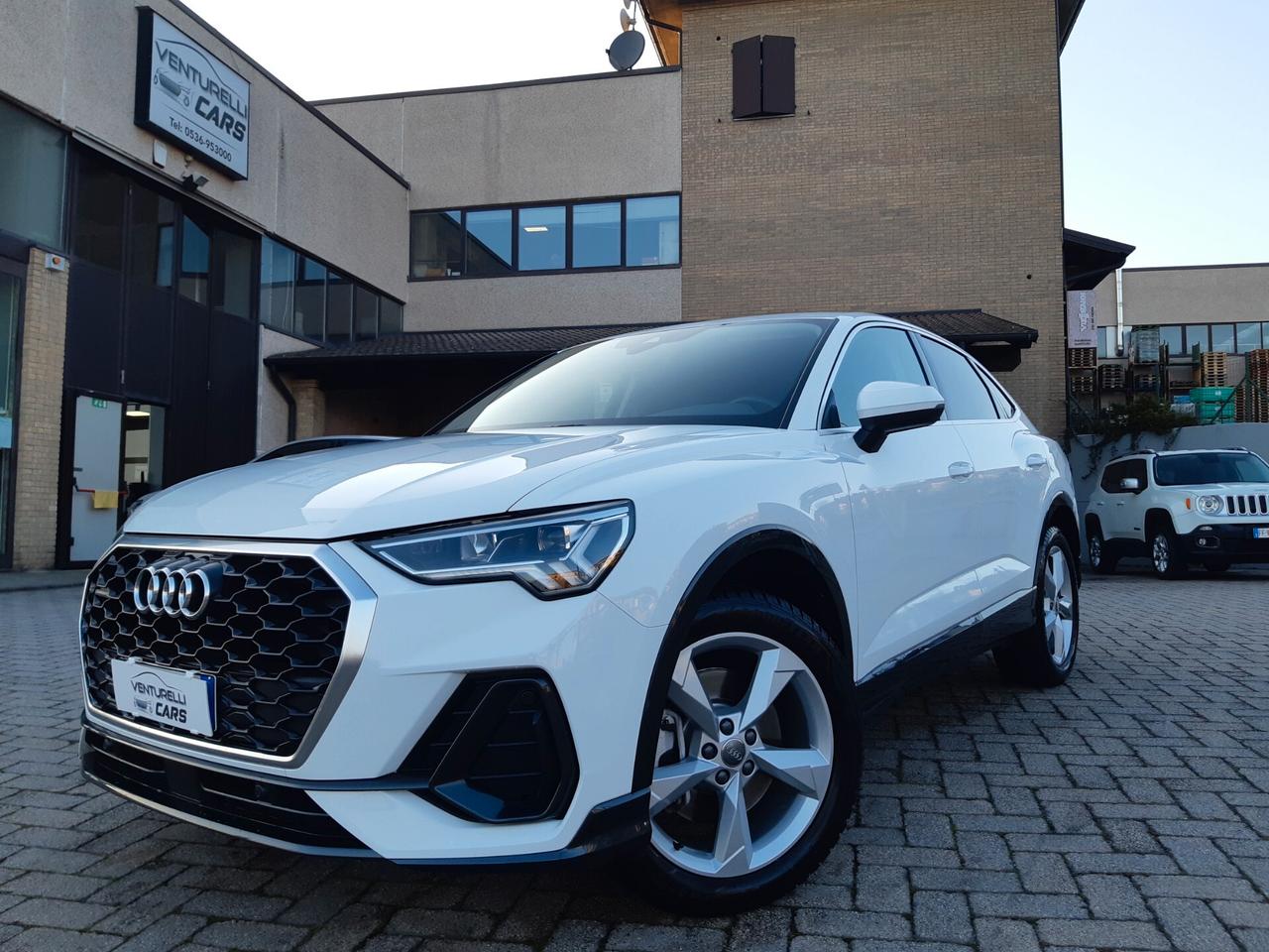 Audi Q3 40 TDI quattro S tronic Business Advanced