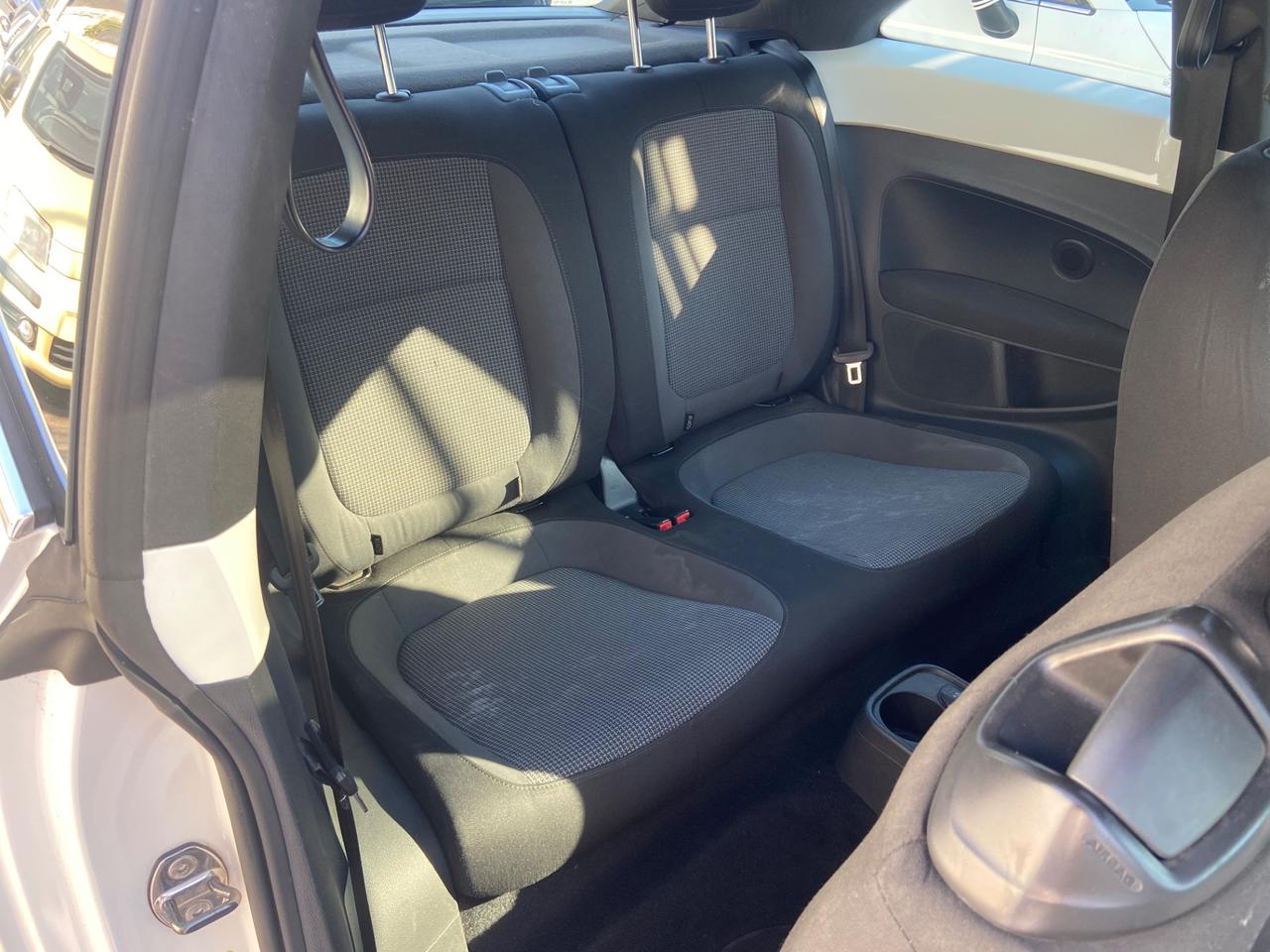 Volkswagen Maggiolino 1.6 TDI Design