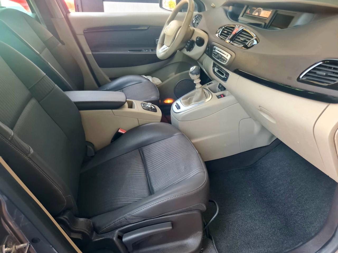 Renault Scenic 1.5 dCi 110CV *GANCIO*TETTO*NAVI*