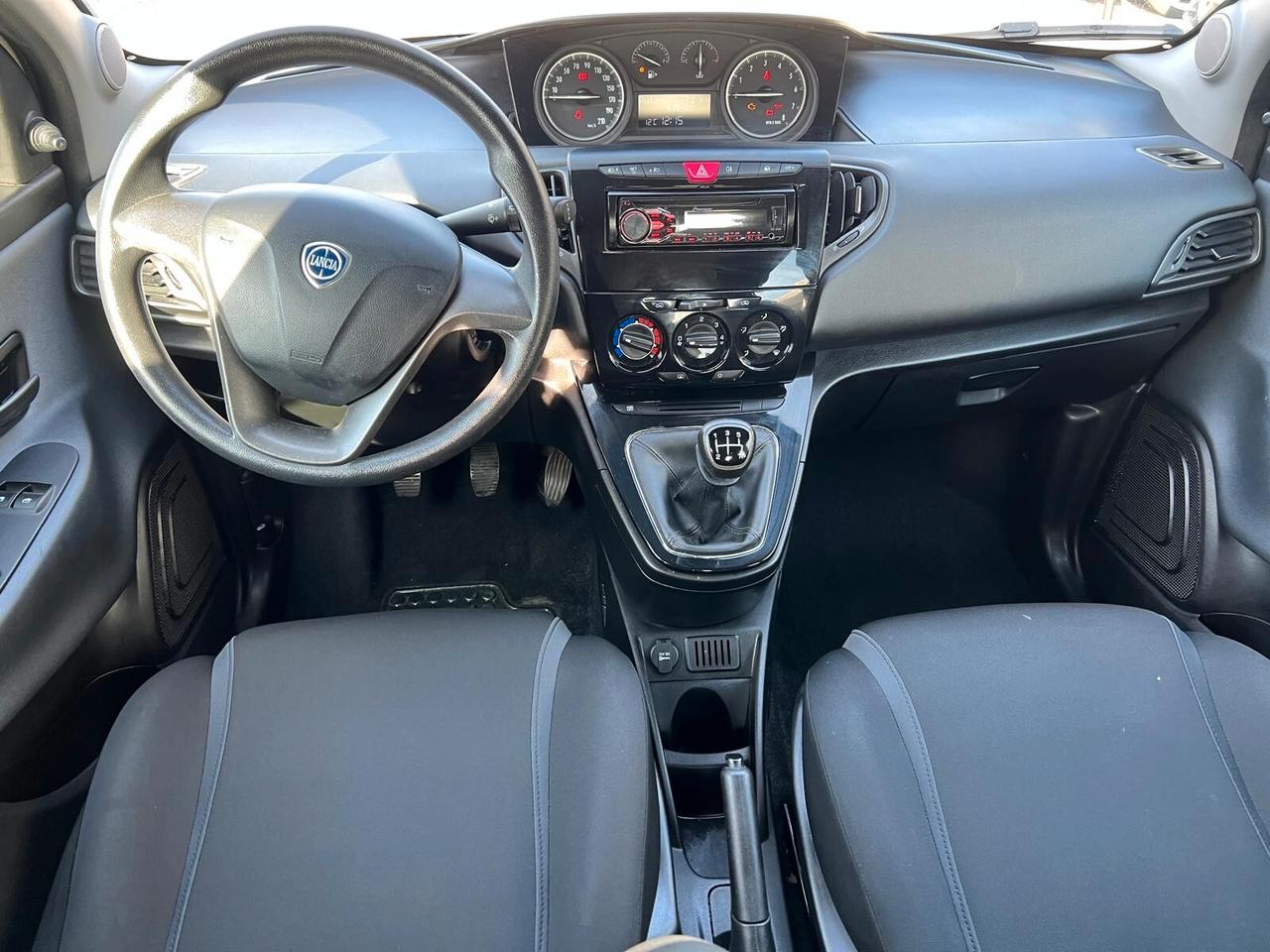 Lancia Ypsilon 2015 1.2 8v Platinum 69cv E6*ok neopatentati*