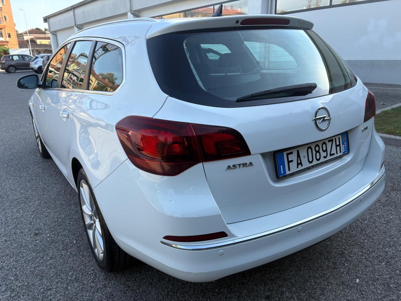 Opel Astra 1.6 CDTI EcoFLEX Sports 2015