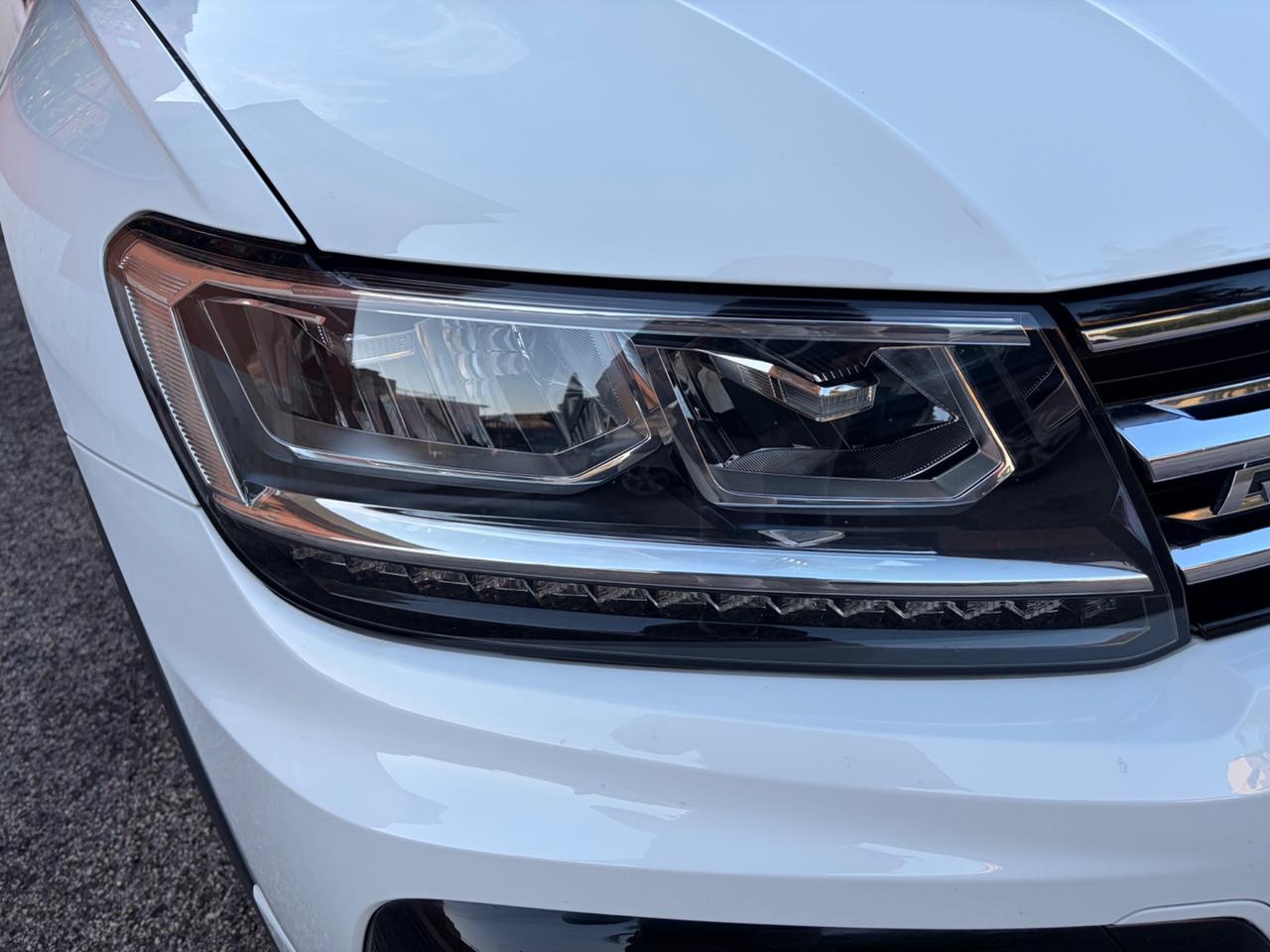 Volkswagen Tiguan 1.6 TDI R-Line strafull !!!