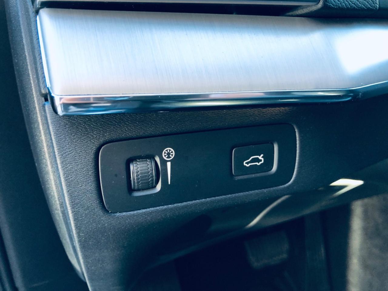 Volvo XC 90 XC90 B5 (d) AWD Geartronic Momentum