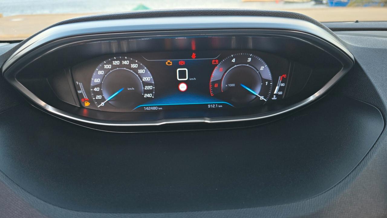 Peugeot 3008 BlueHDi 130 S&S Business