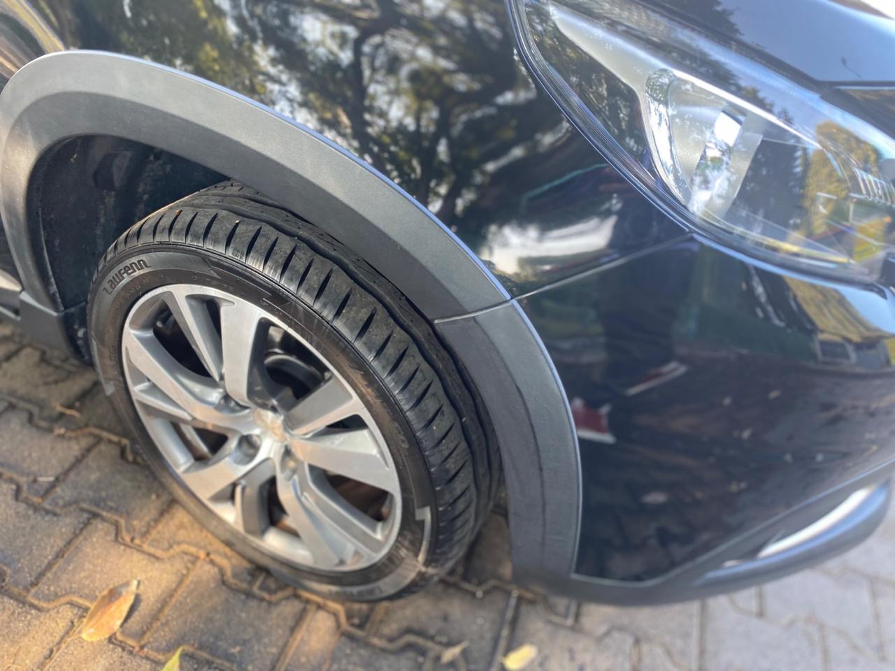 Peugeot 2008 BlueHDi 100 GT Line gomme nuove !