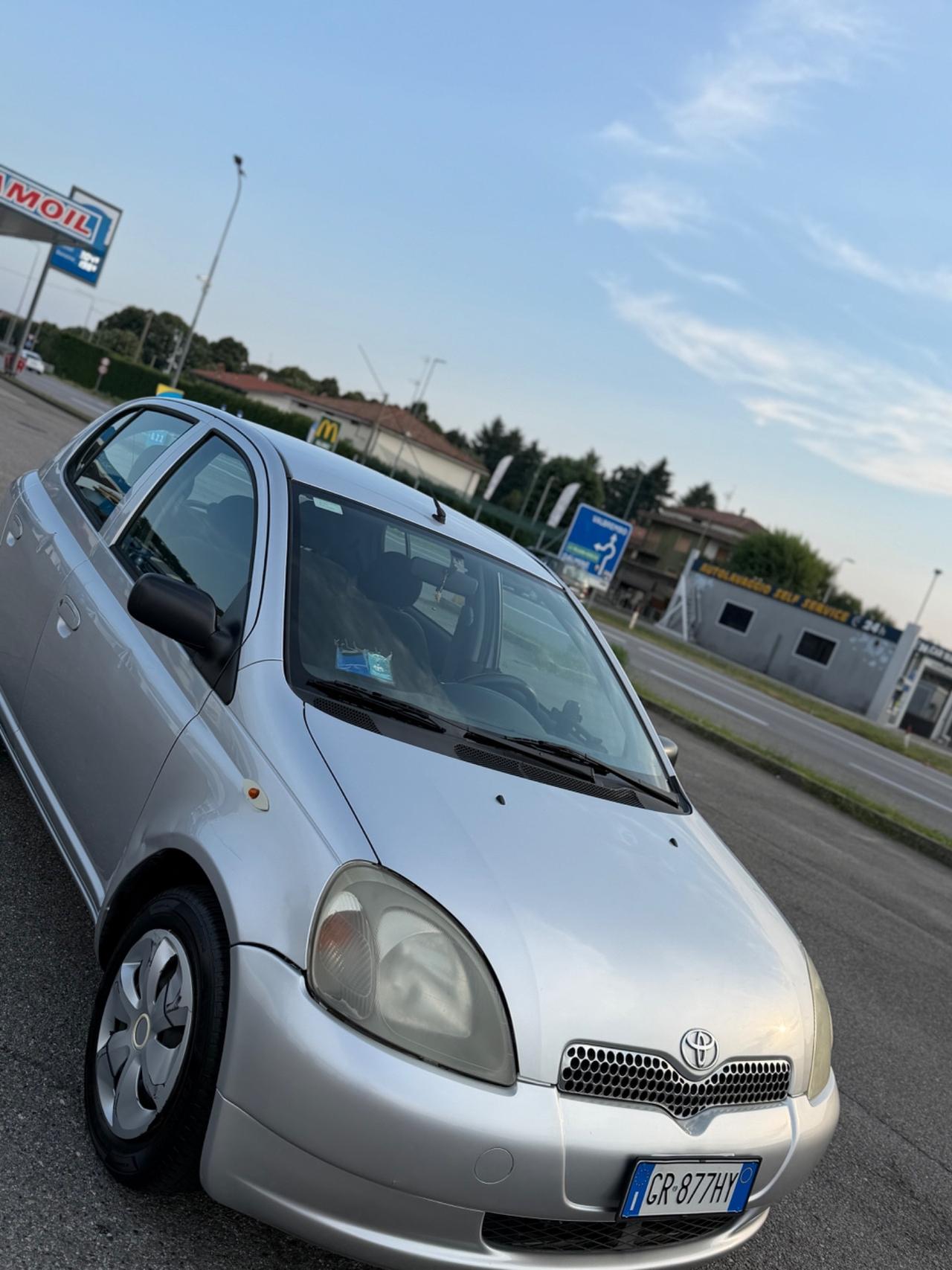 Toyota Yaris 1.0i 16V cat 5 porte