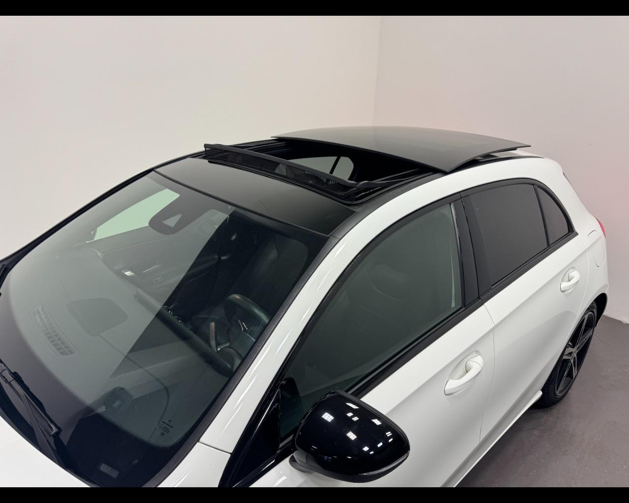 Mercedes-Benz A 180D PREMIUM AUTO