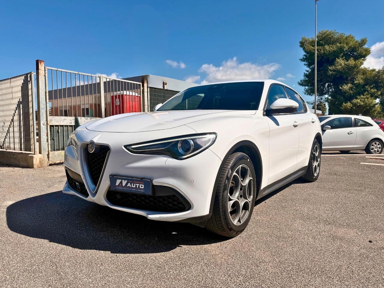 Alfa Romeo Stelvio 2.2 Turbodiesel 160 CV AT8 RWD Sport-Tech