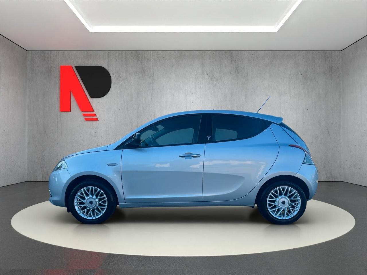 Lancia Ypsilon 1.2 69 CV 5 porte S&S Silver