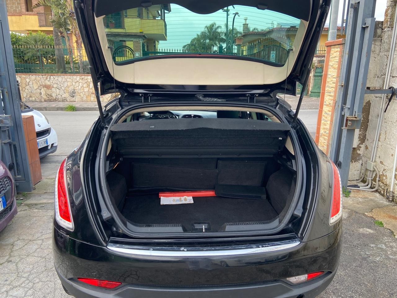 Lancia Delta 1.6 MJT DPF Argento