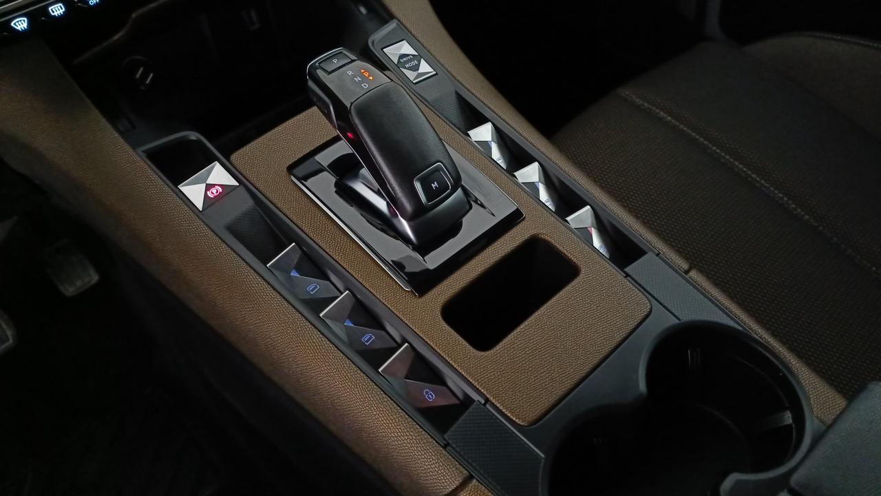 DS DS7 Crossback 1.6 puretech Business 180cv auto