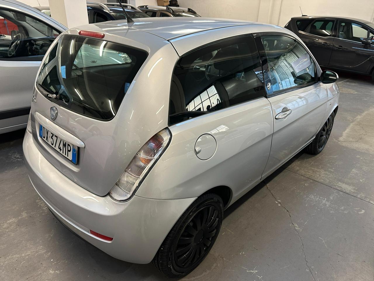 Lancia Ypsilon 1.4 Platino Ecochic GPL