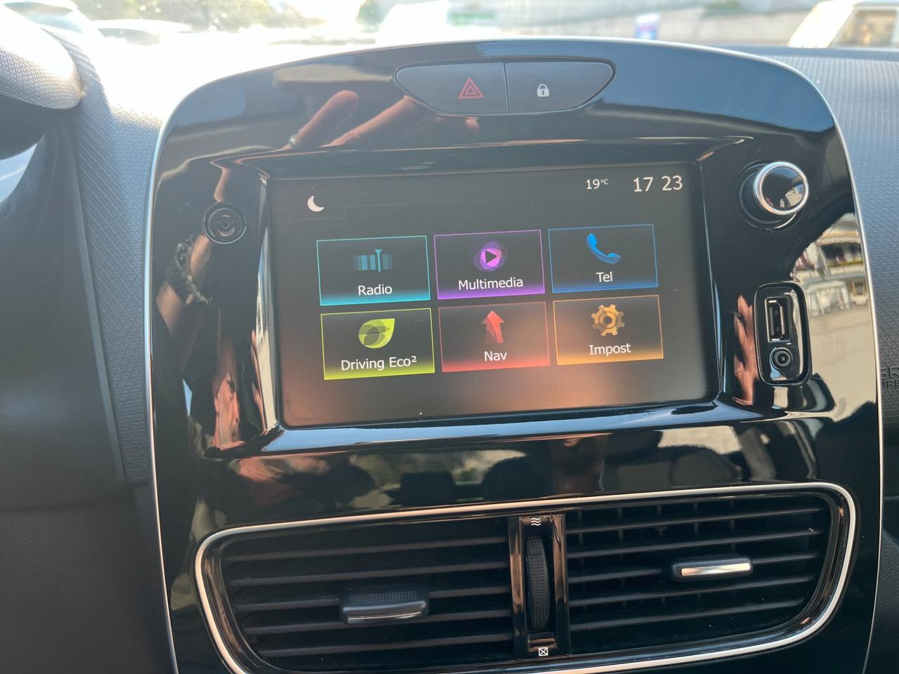 Renault Clio TCe 12V 75 CV 5 porte Moschino Intens