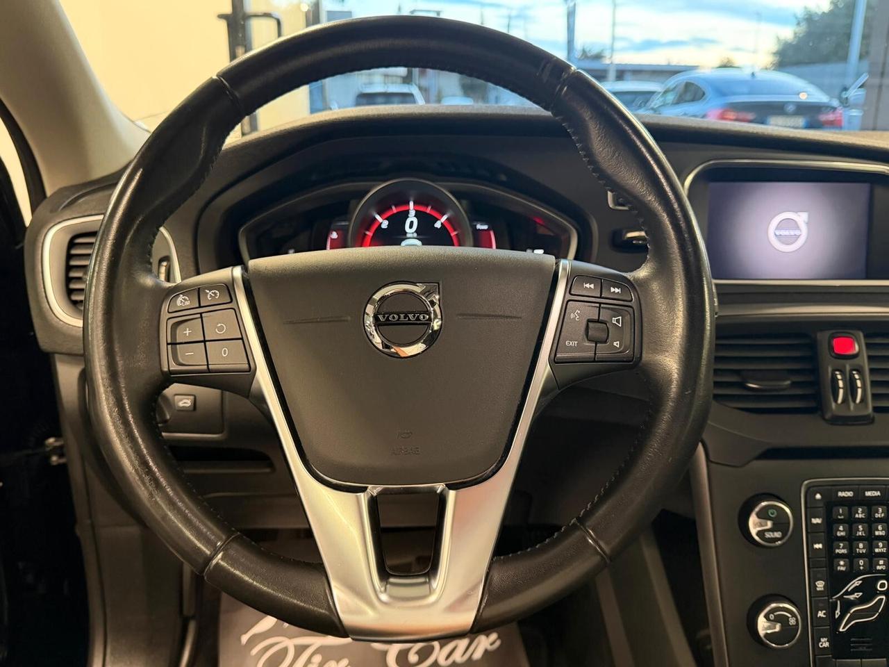 VOLVO V40 2.0 D2 GEARTRONIC 120CV PELLE NAVI CAM ANNO 2019