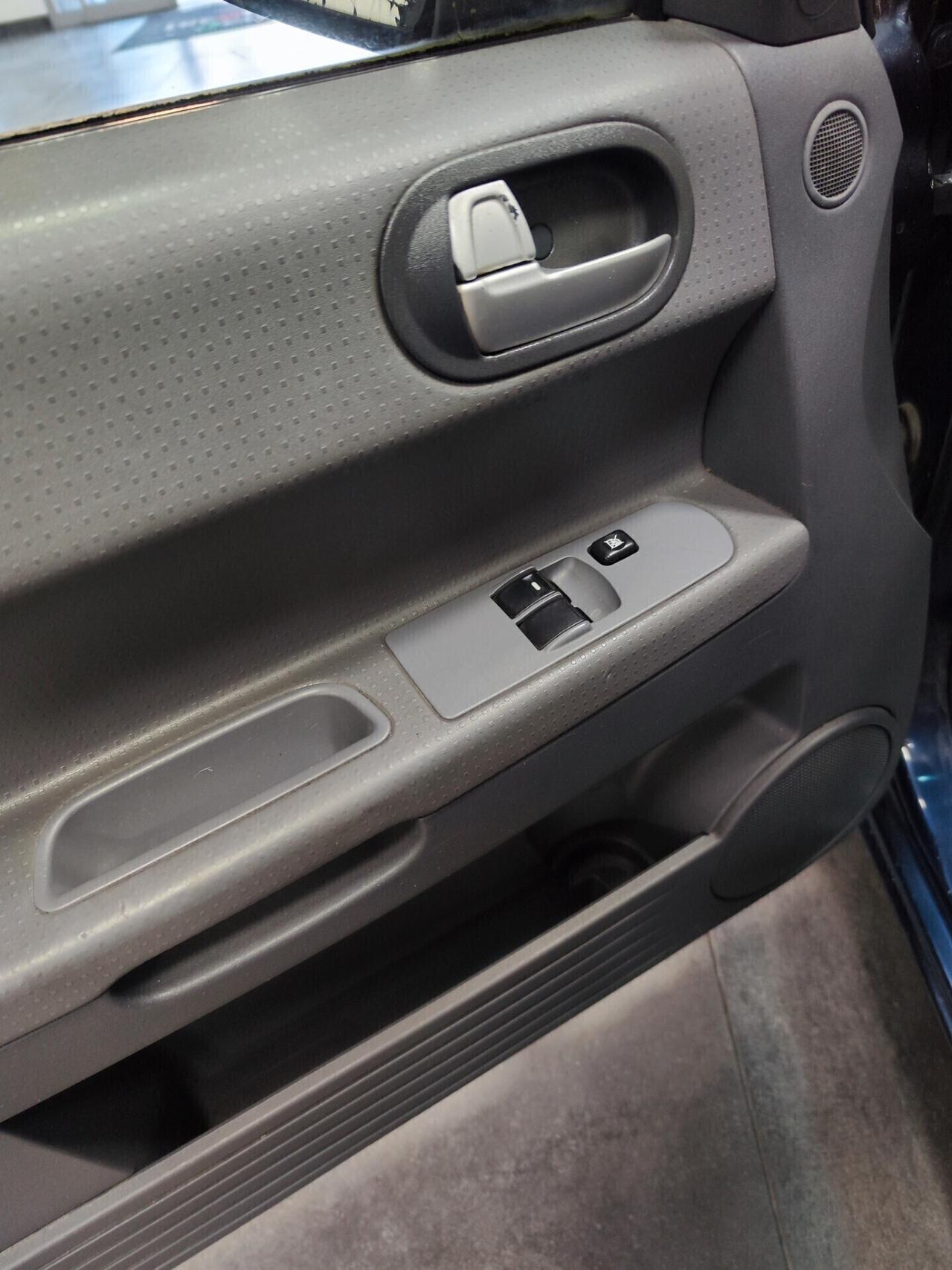 Mitsubishi Colt 1.1 75cv 12V 5p. Inform