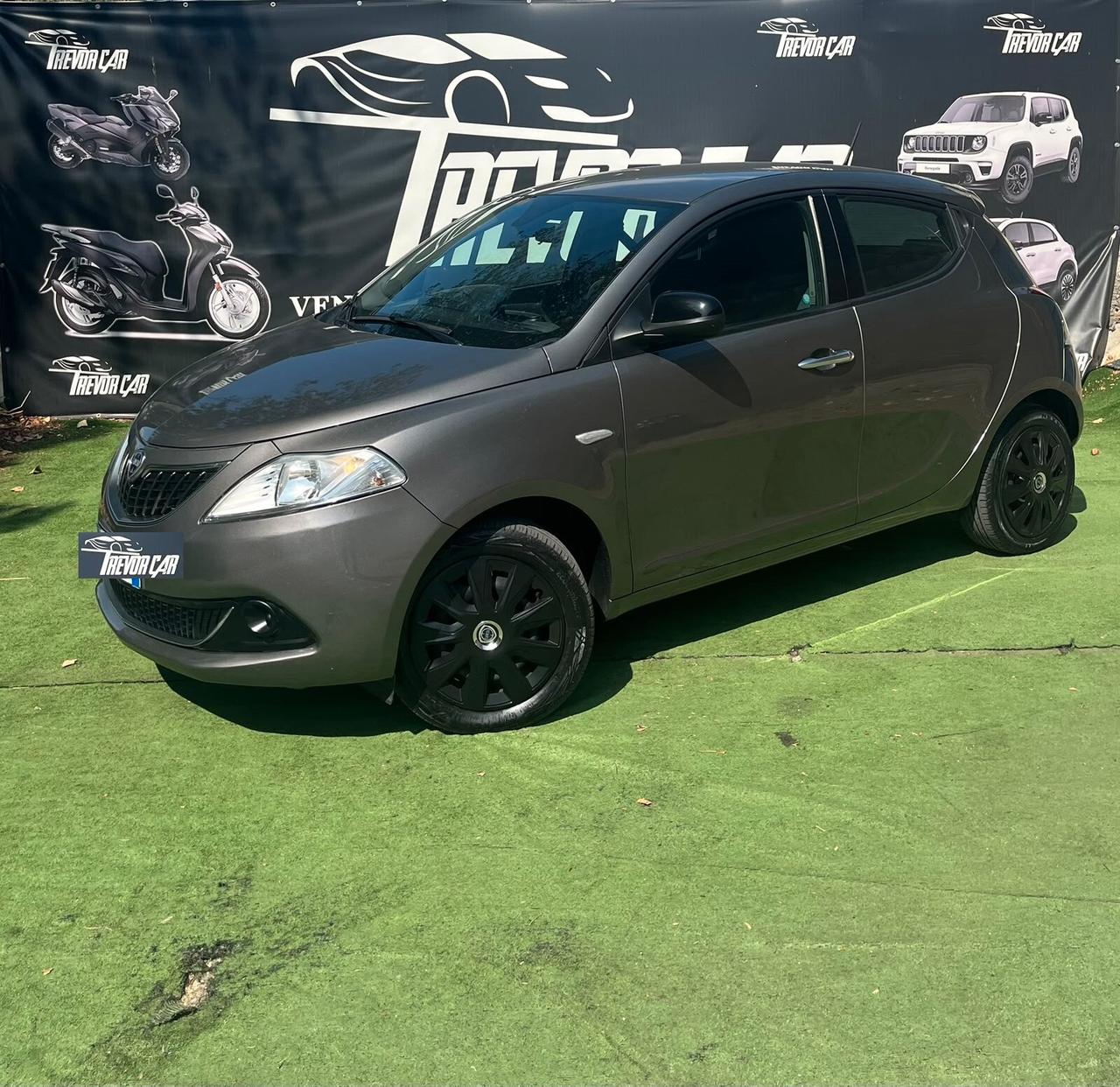 Lancia Ypsilon 1.0 FireFly 5 porte S&S Hybrid Alberta Ferretti