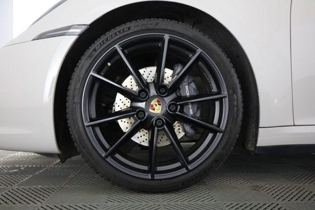 PORSCHE 911 911 Carrera 4