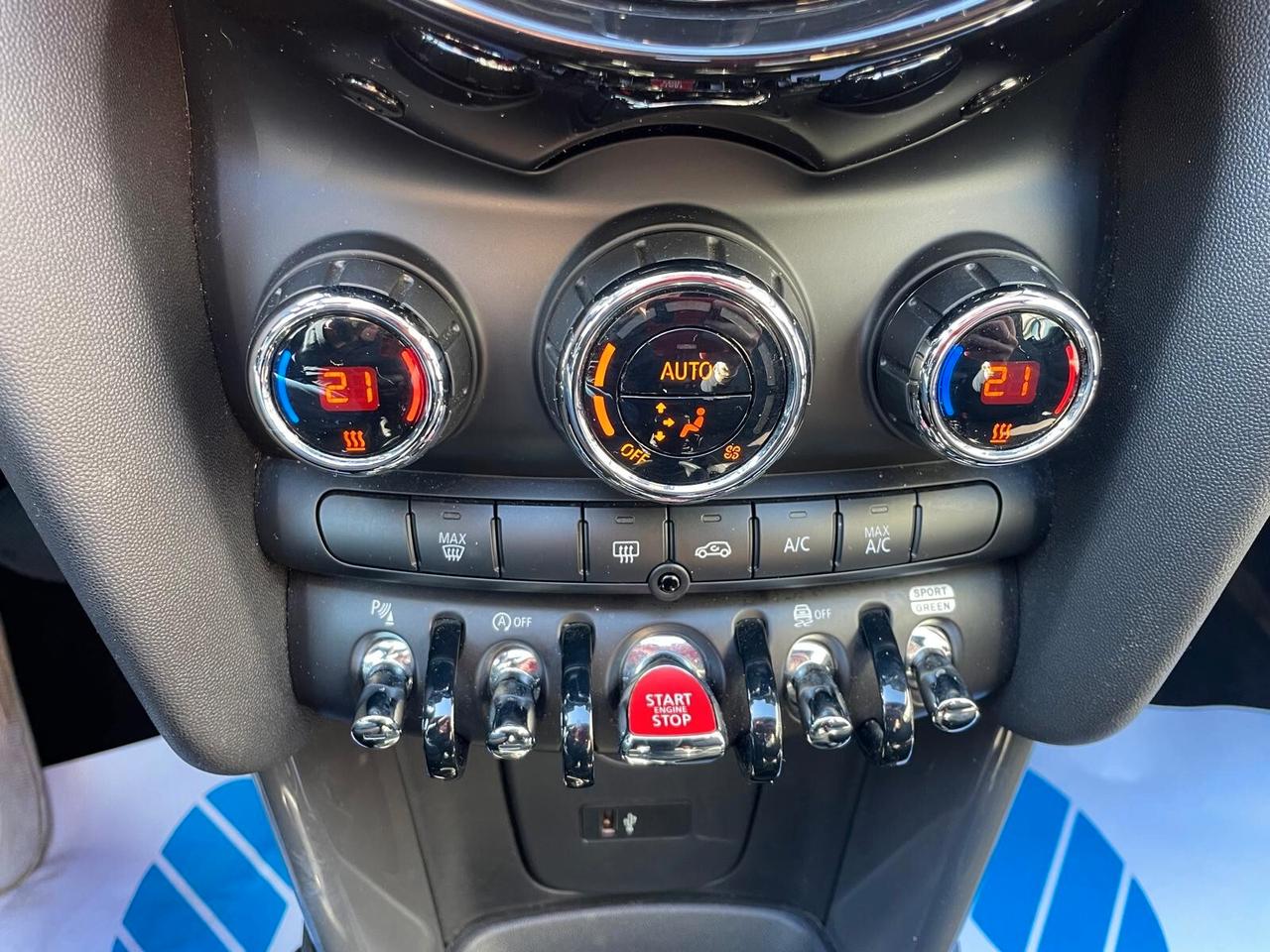 Mini Cooper Hype Cabrio 1.5 Benz 136 cv Automatica