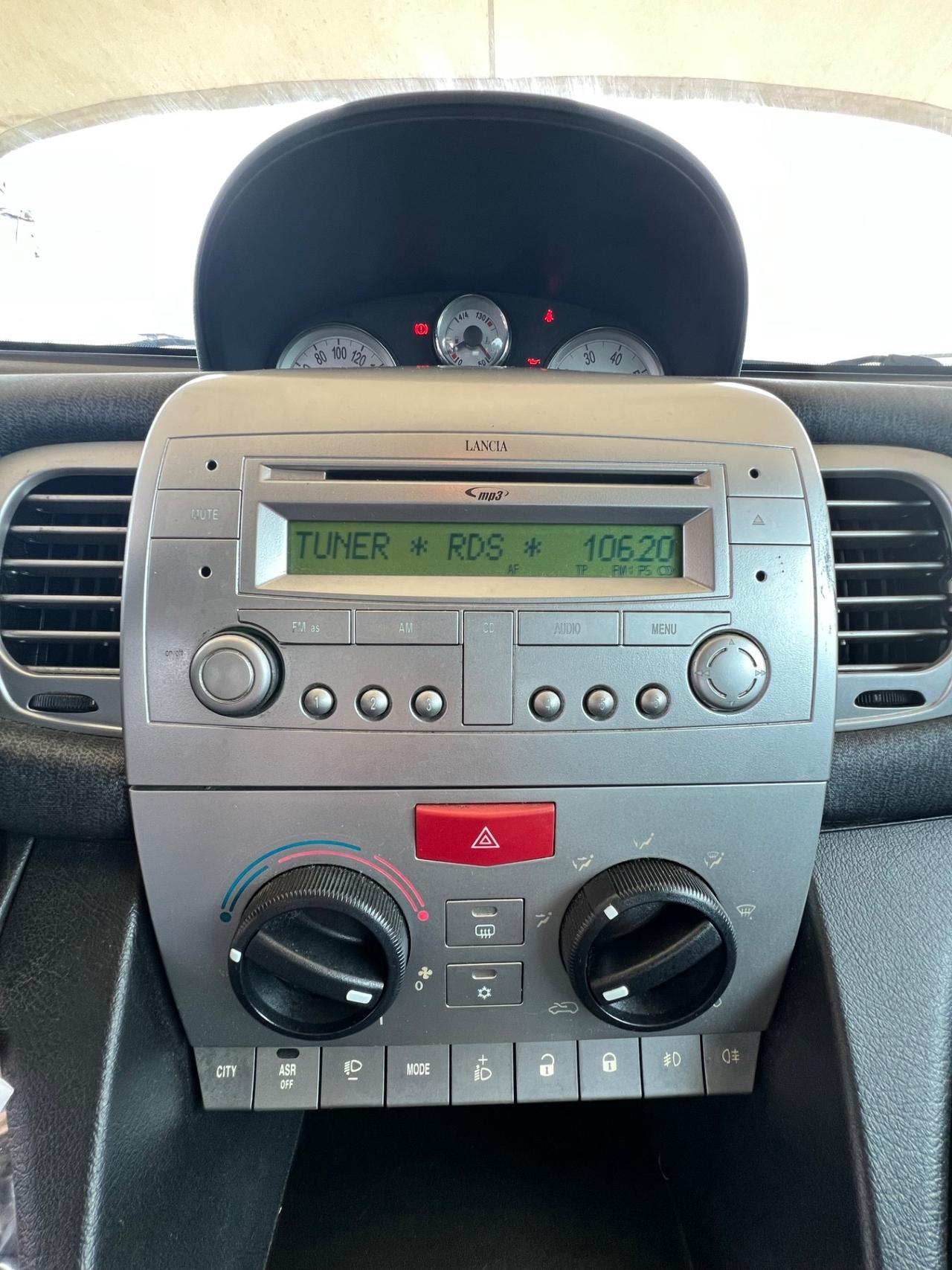 Lancia Ypsilon 1.3 MJT 75 CV Elle