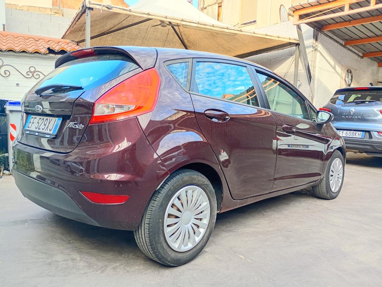 Ford Fiesta 1.4 TDCI Titanium 5 Porte – Economica e Affidabile