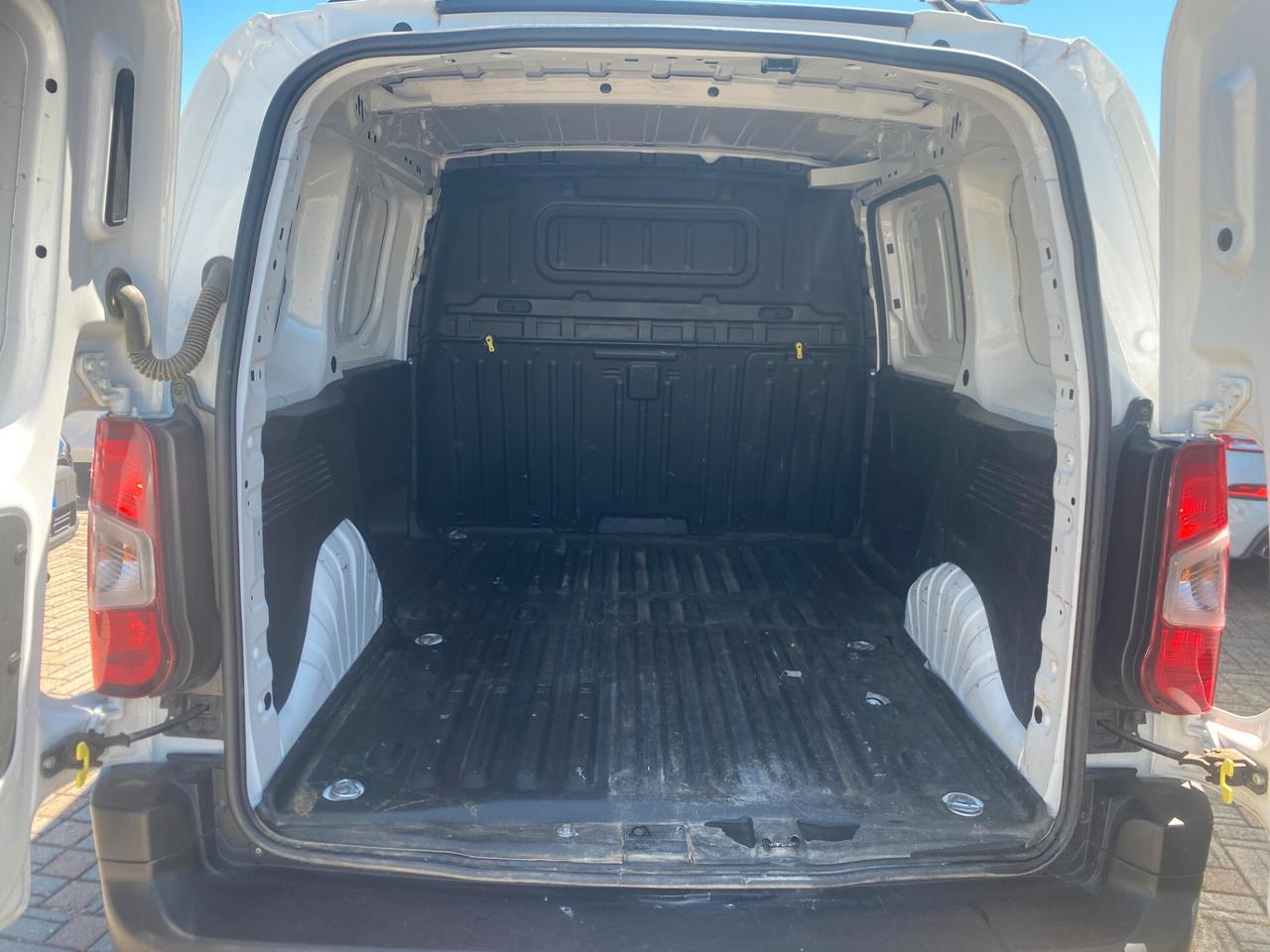 Opel Combo Cargo 1.5 Diesel PC 650kg Essentia