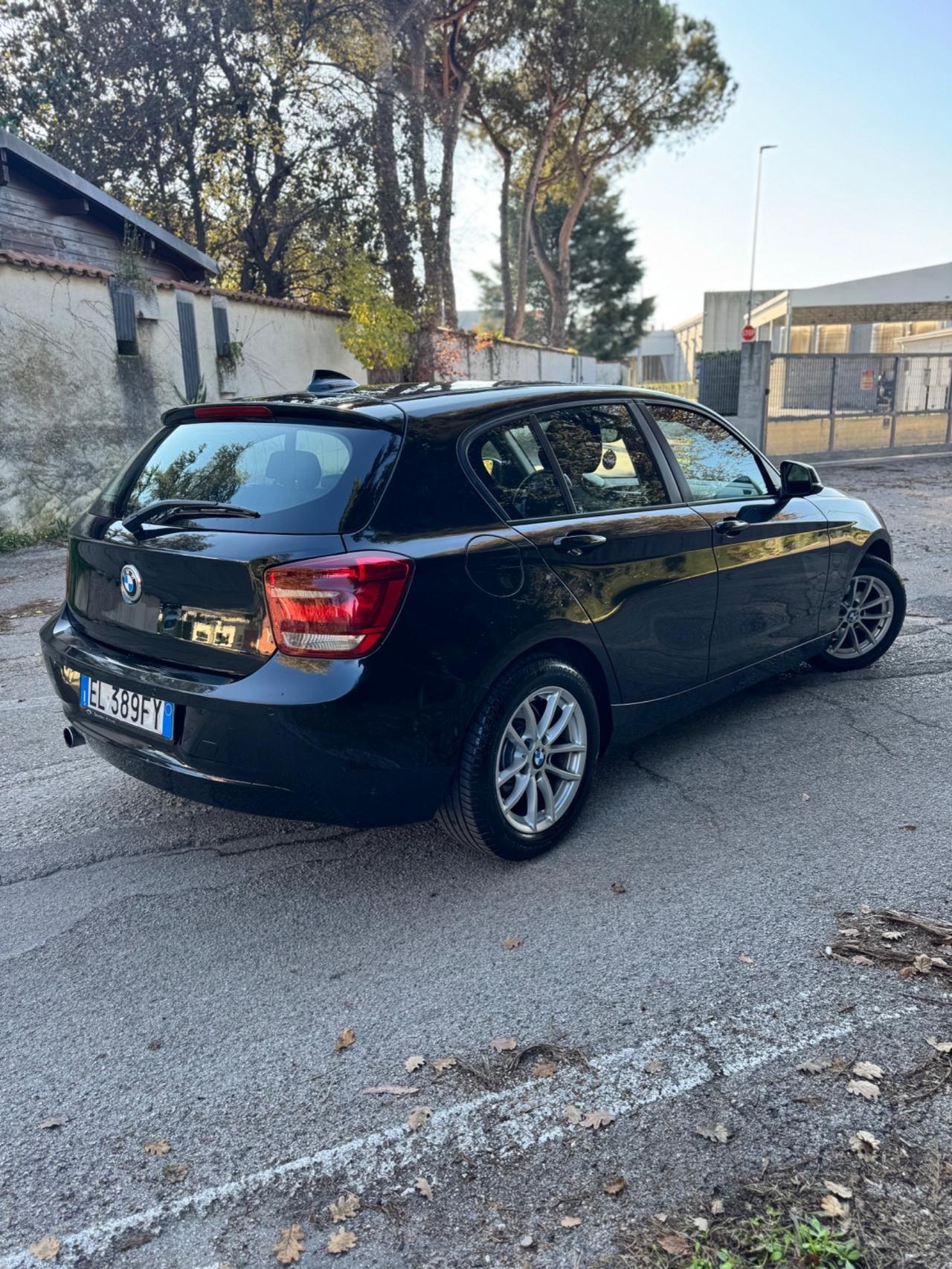 Bmw 116 116d 5p. Urban