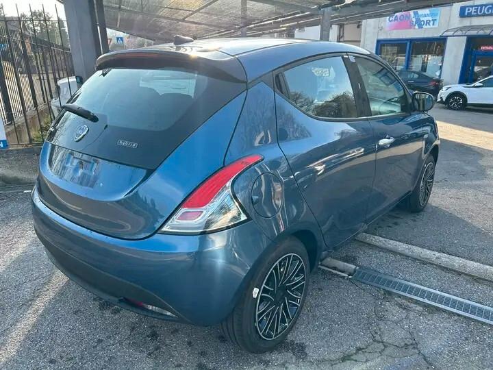 Lancia Ypsilon 1.0 FireFly 5 porte S&S Hybrid Silver Plus