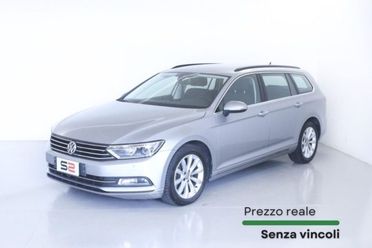 VOLKSWAGEN Passat Variant 2.0 TDI DSG Business BlueMotion Tech Fari LED