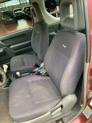 SUZUKI Jimny 1.3i 16V cat 4WD JLX