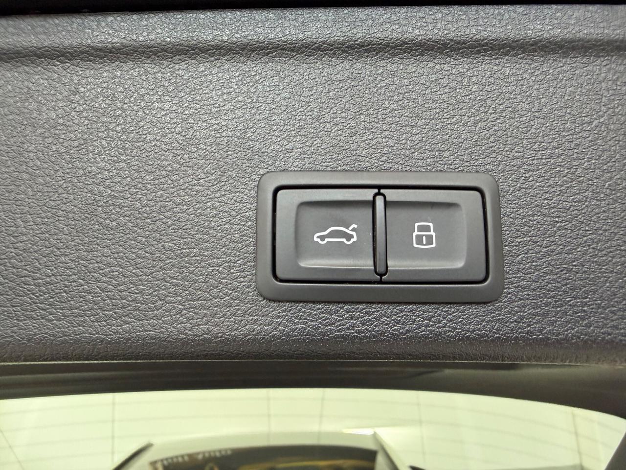 Audi A4 Avant 40 TDI quattro S tronic Business Advanced