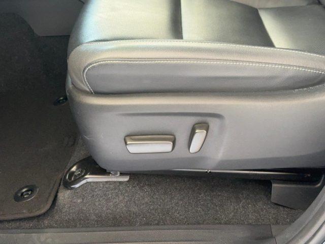TOYOTA Hilux 2.8 D A/T 4WD 4 porte Double Cab Invincible