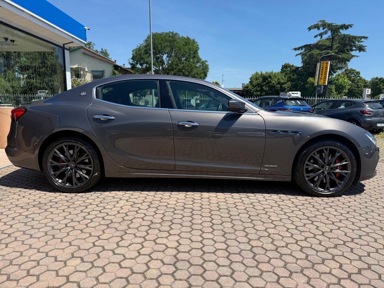 Maserati Ghibli L4 330 CV MHEV Gransport