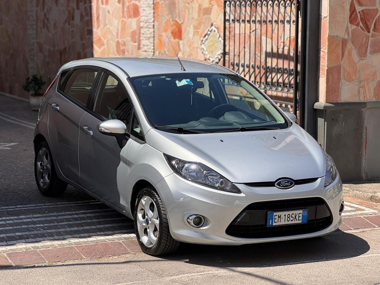 Ford Fiesta 1.4 TDCi 70CV 5 porte Titanium