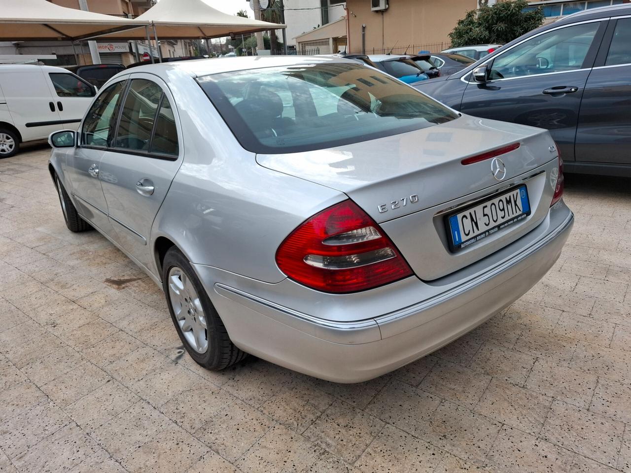 MERCEDES-BENZ E 270 CDI Avantgarde