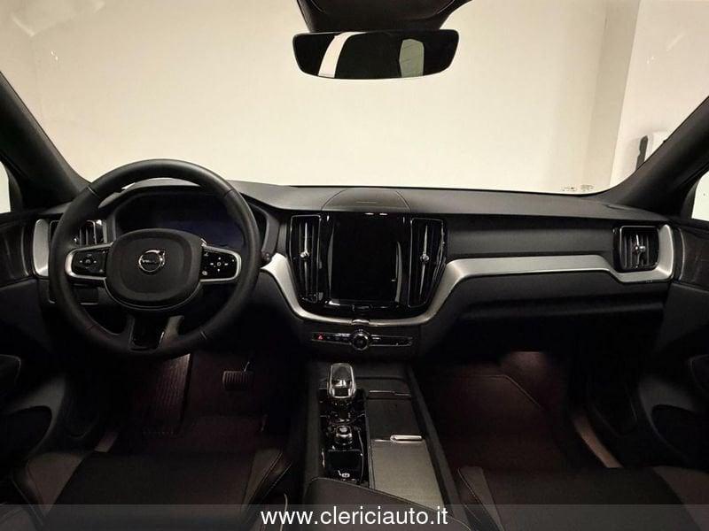 Volvo XC60 B5 AWD automatico Plus Dark