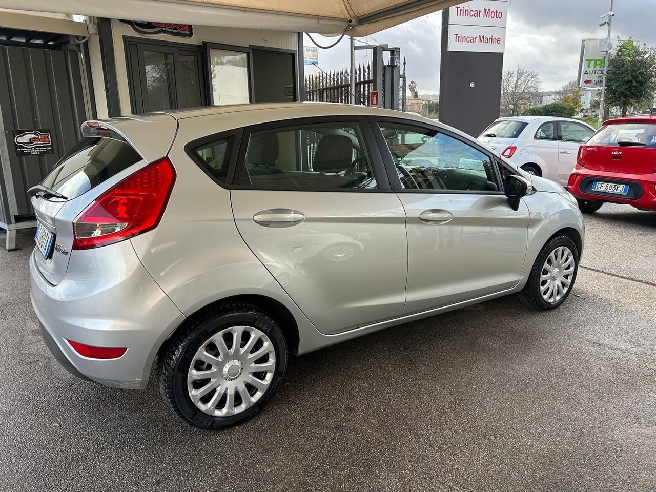 Ford Fiesta 1.4 TDCi 68CV 5 porte Titanium