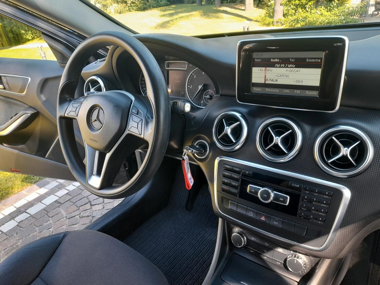 Mercedes-Benz A 180d Sport 1.5 dCi 110cv Automatic