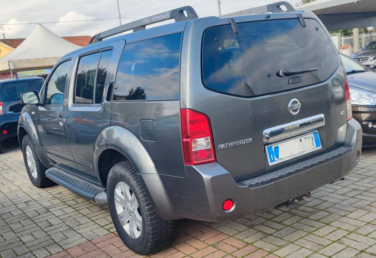 Nissan Pathfinder Nissan Pathfinder 7 posti